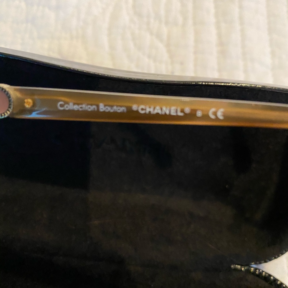 Authentic Chanel Tortiose Shell Button Sunglasses - image 7